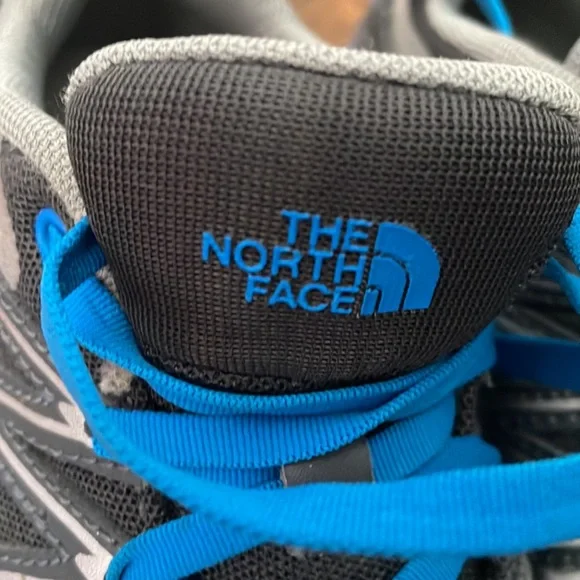 The North Face kids hiking shoe tennis shoe size 2 - Picture 2 of 7